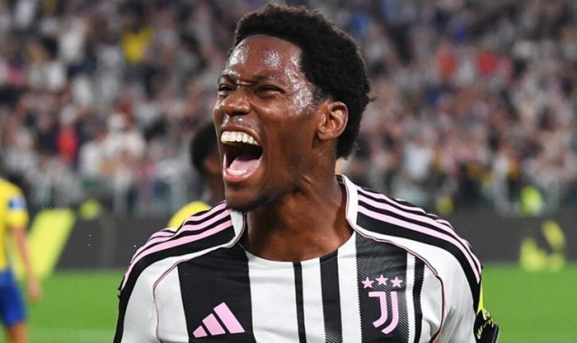 乔纳森-戴维：我能够和DV9搭档锋线，赛季个人目标是打入25球