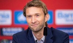 PG模拟器-图片报列药厂新帅候选：赫尔泽勒、哈维、德米凯利斯、瓦格纳在列