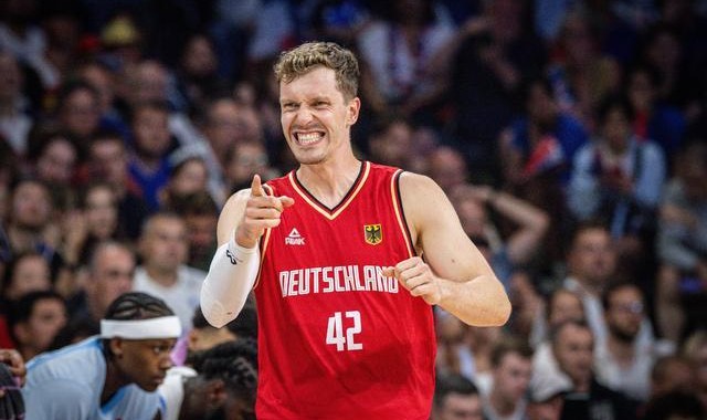 PG模拟器-手感差但作用大！奥布斯特9中2&amp;amp;三分7中1仅5分&amp;amp;正负值+26全场最高