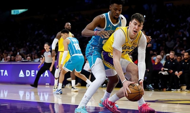 PG模拟器-锋线新星已经打出极高水准表现了，但这对于湖人来说毫无意义？